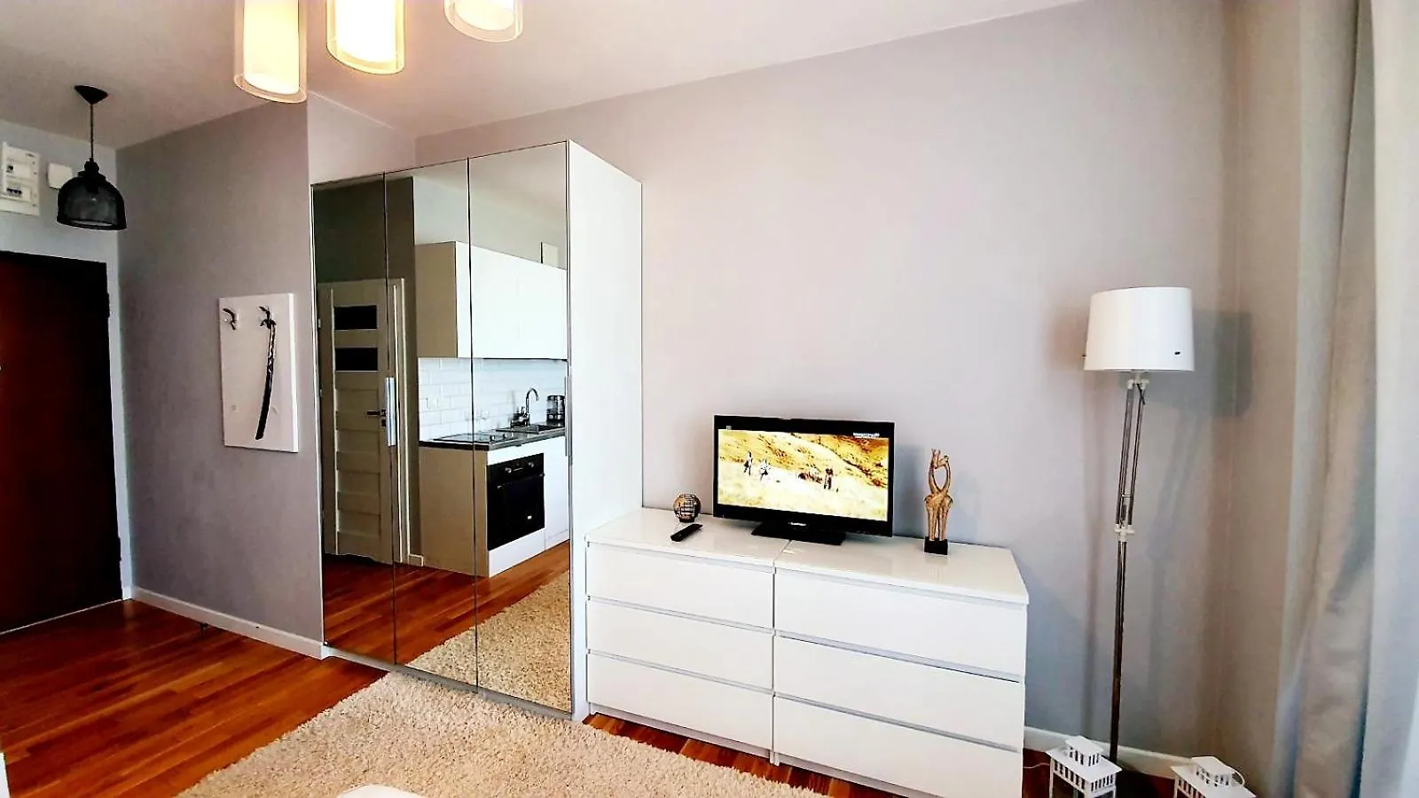 Homecomfort Apartament Adonis Warsaw Apartment